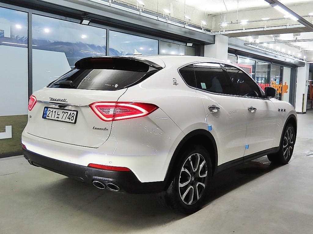 Maserati Levante - Vista 4