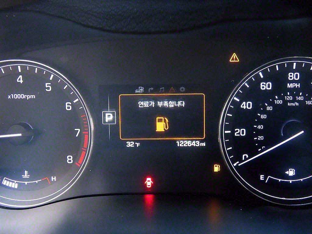 HYUNDAI Genesis - Vista 9