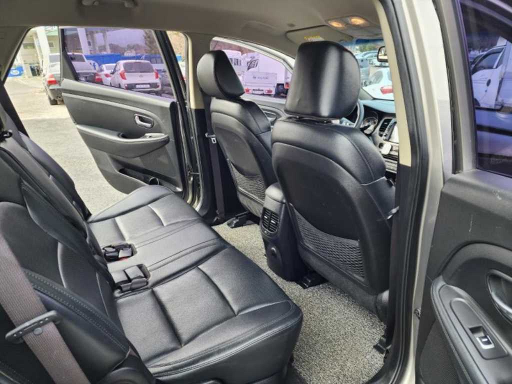 KIA Carens 2014 Gris - Importación desde Corea - HF Imports Iquique - Foto 19