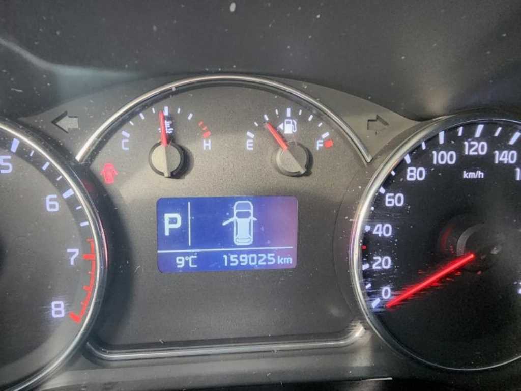 KIA Carens - Vista 10