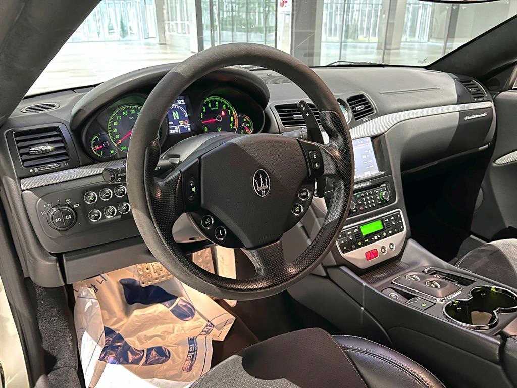 Maserati Gran Turismo - Vista 6