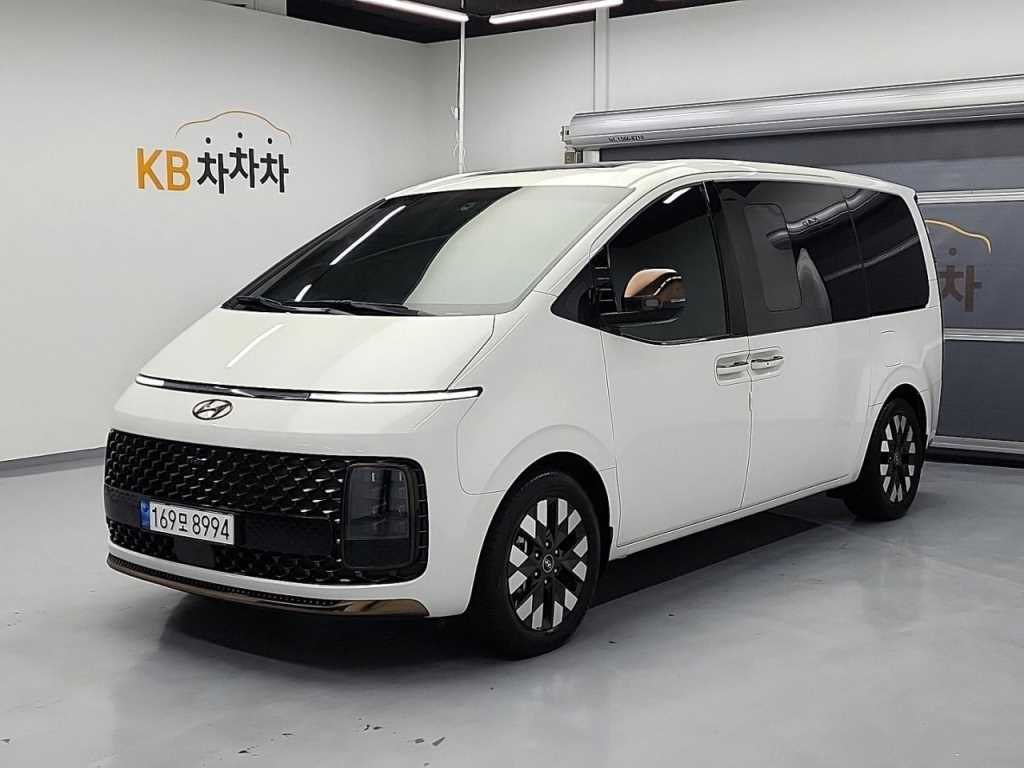 [현대] 스타리아 2WD L3.5 라운지 7인승 인스퍼레이션 연식:2023,미션:오토,주행거리:27,054km,연료:LPG,색상:흰색