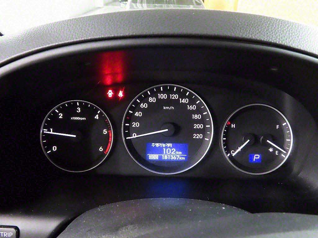 HYUNDAI Starex - Vista 6