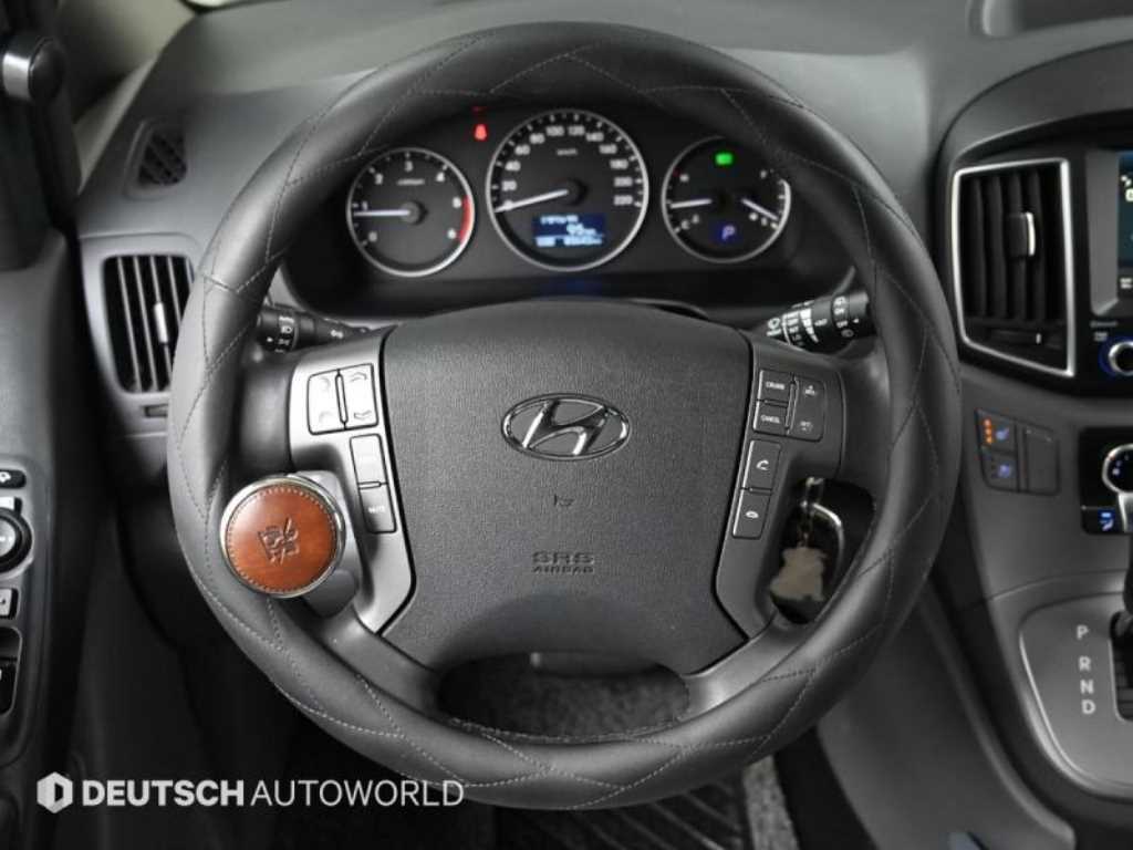 HYUNDAI Starex - Vista 11