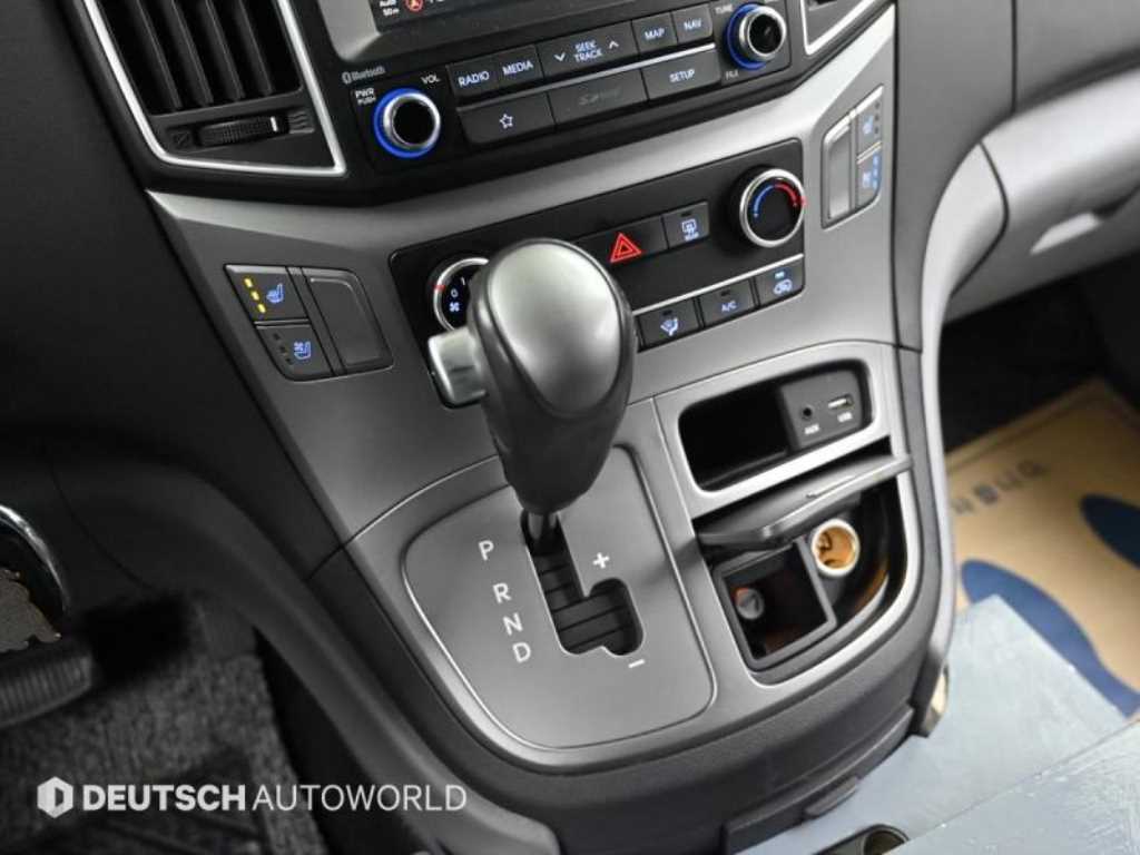 HYUNDAI Starex - Vista 8