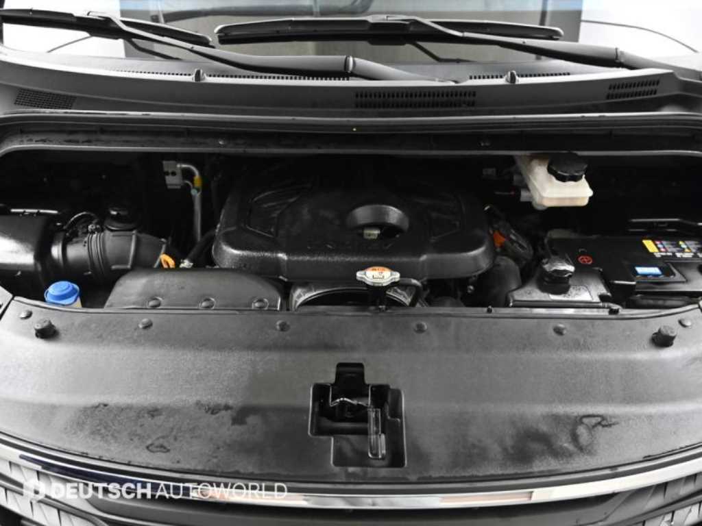 HYUNDAI Starex - Vista 5