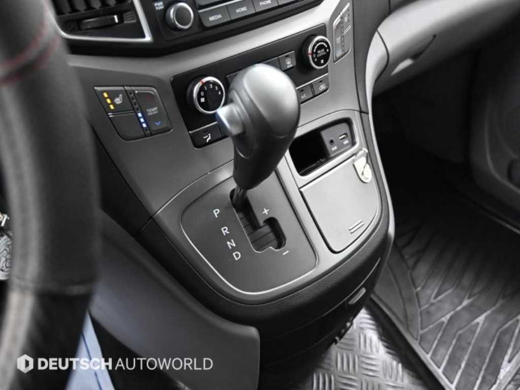 HYUNDAI Starex - Vista 9