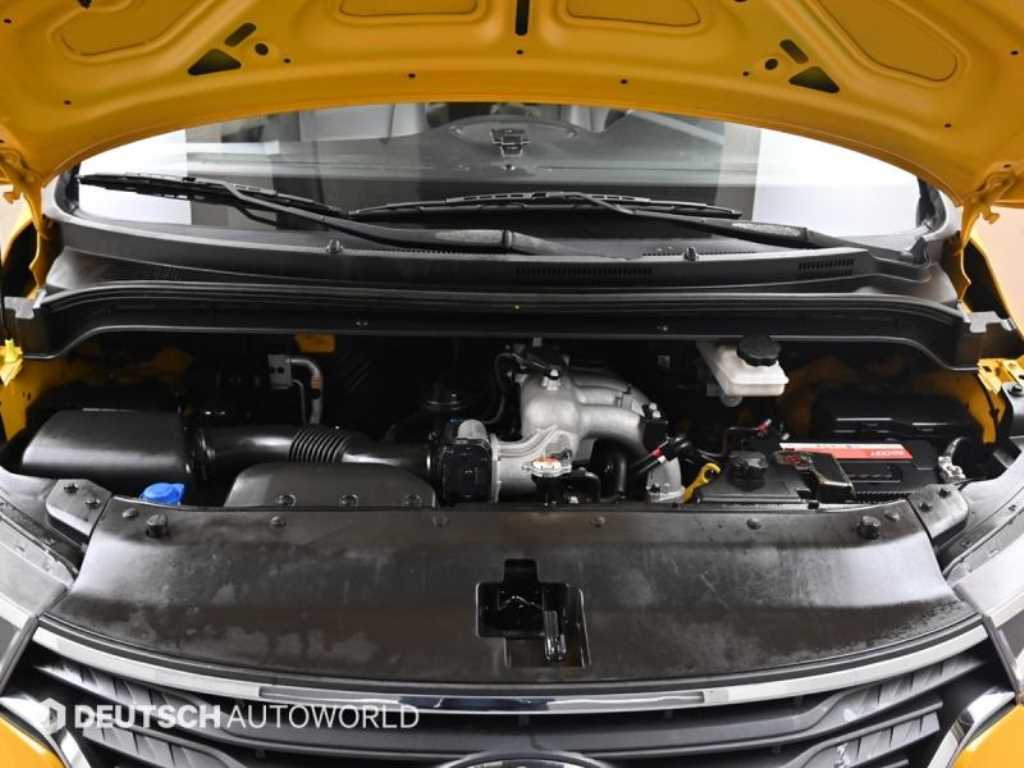 HYUNDAI Starex - Vista 6