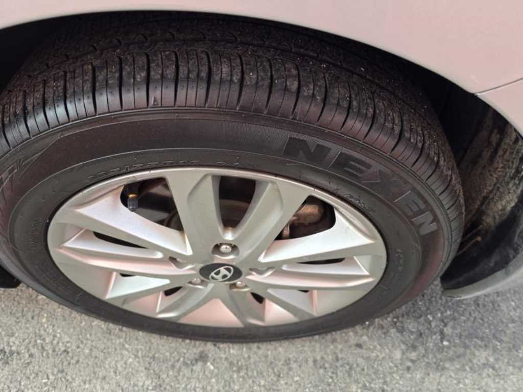 HYUNDAI Avante - Vista 7