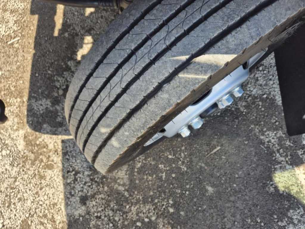 medium and large cargo truck - Vista 8