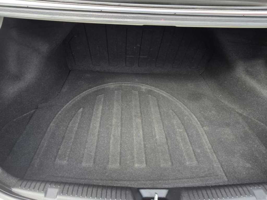 HYUNDAI Avante - Vista 8