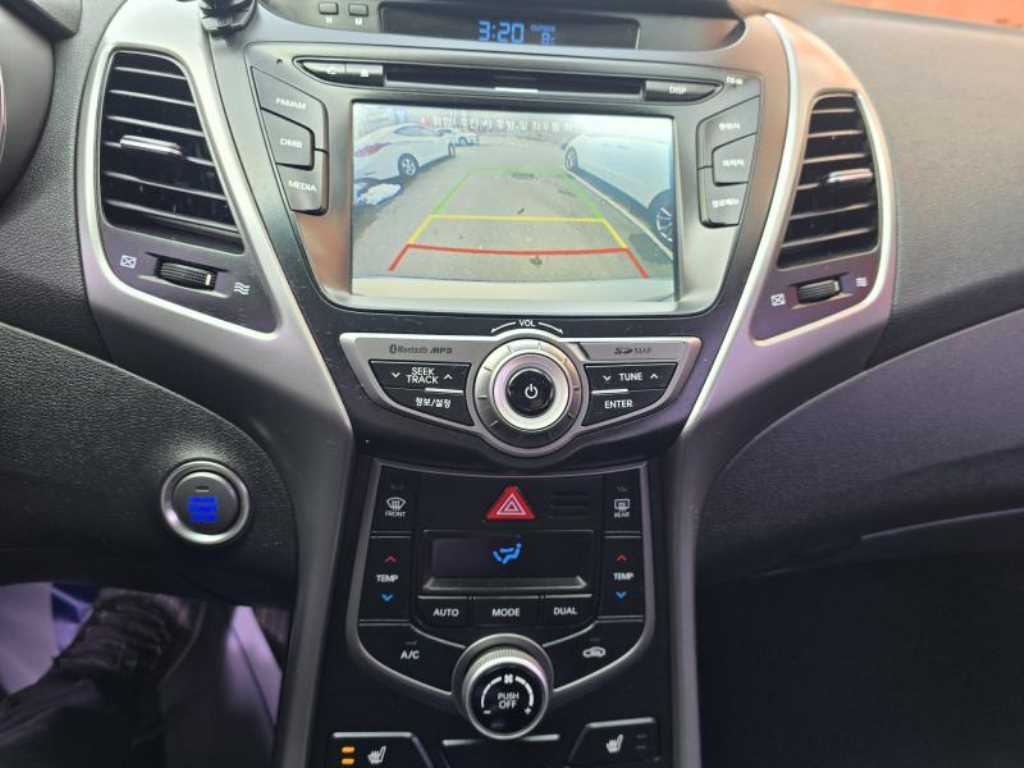 HYUNDAI Avante 2014 Plateado - Importación desde Corea - HF Imports Iquique - Foto 16