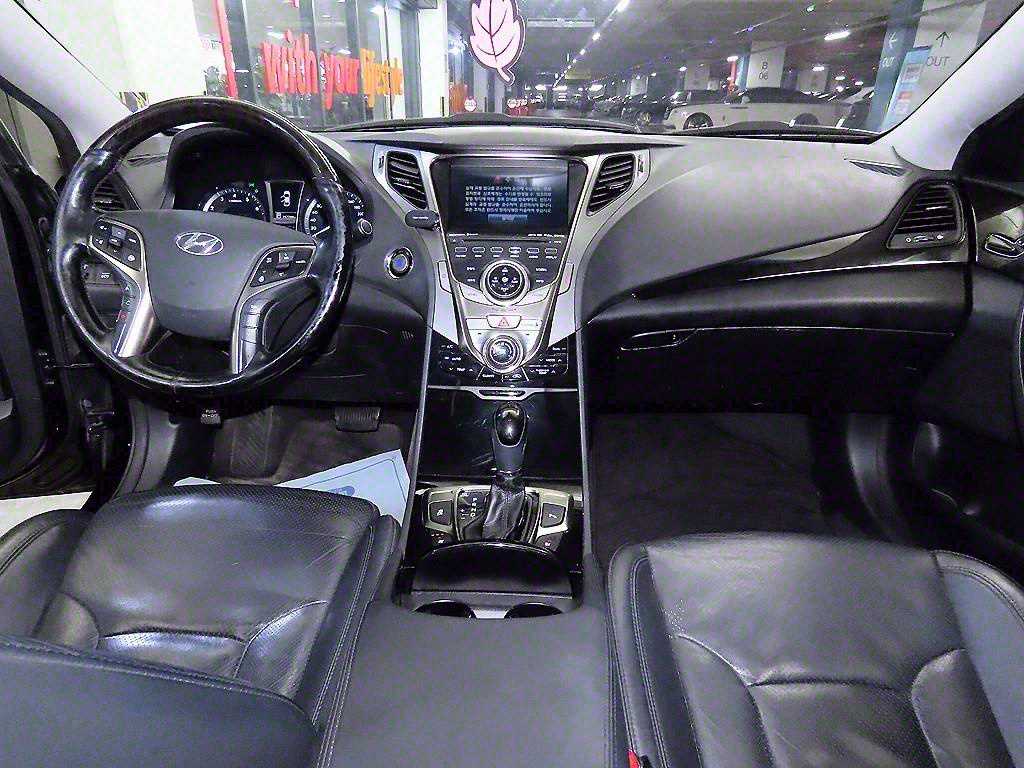 HYUNDAI Grandeur - Vista 10