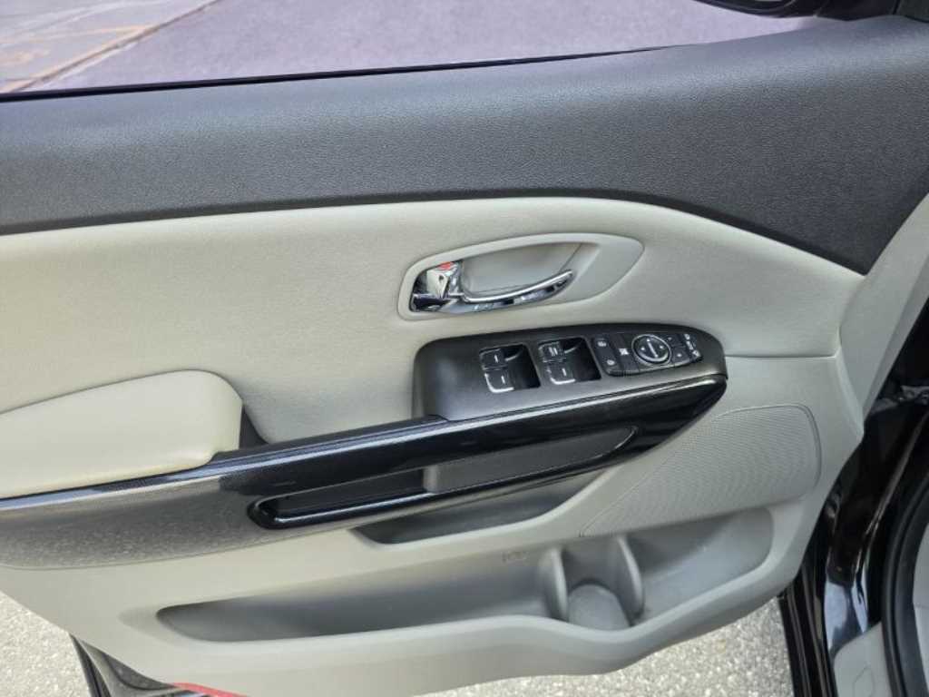 KIA Carnival 2018 Negro - Importación desde Corea - HF Imports Iquique - Foto 17