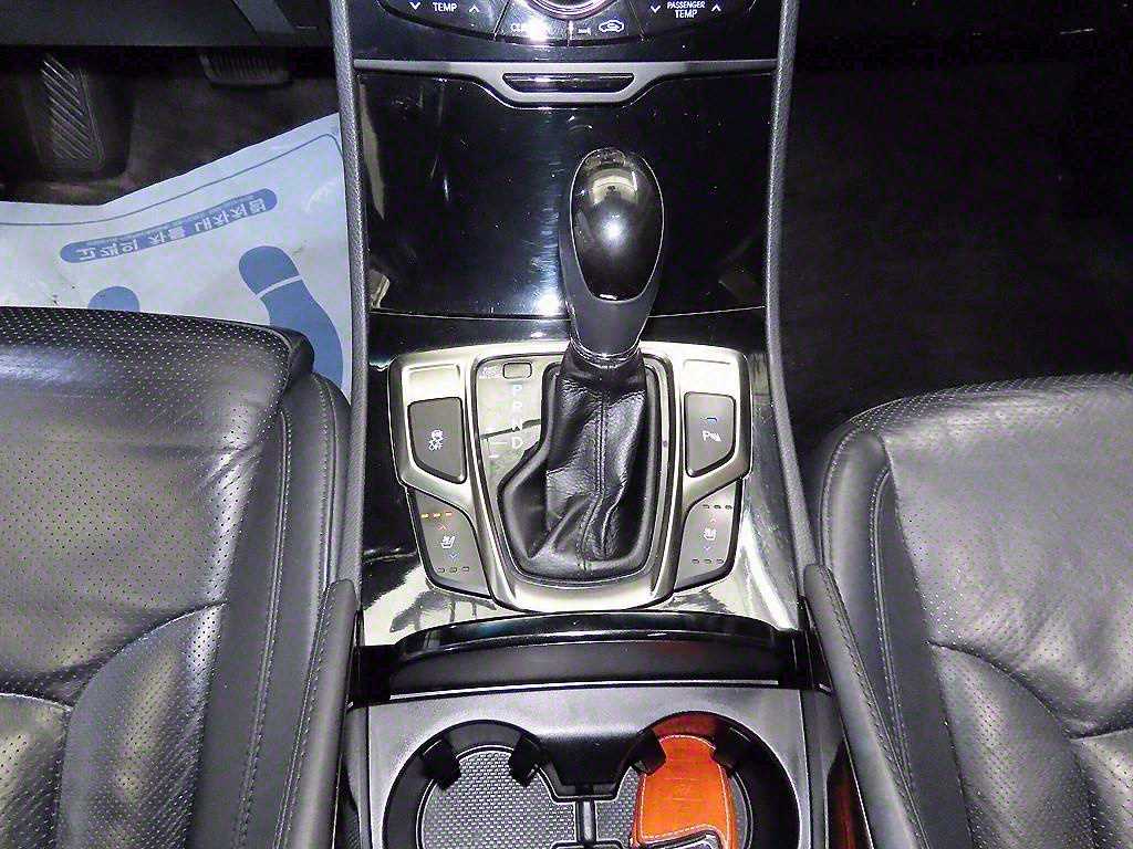 HYUNDAI Grandeur - Vista 12