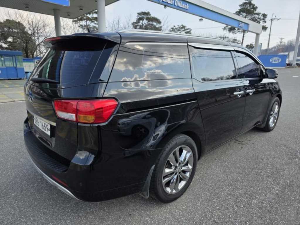 KIA Carnival - Vista 6