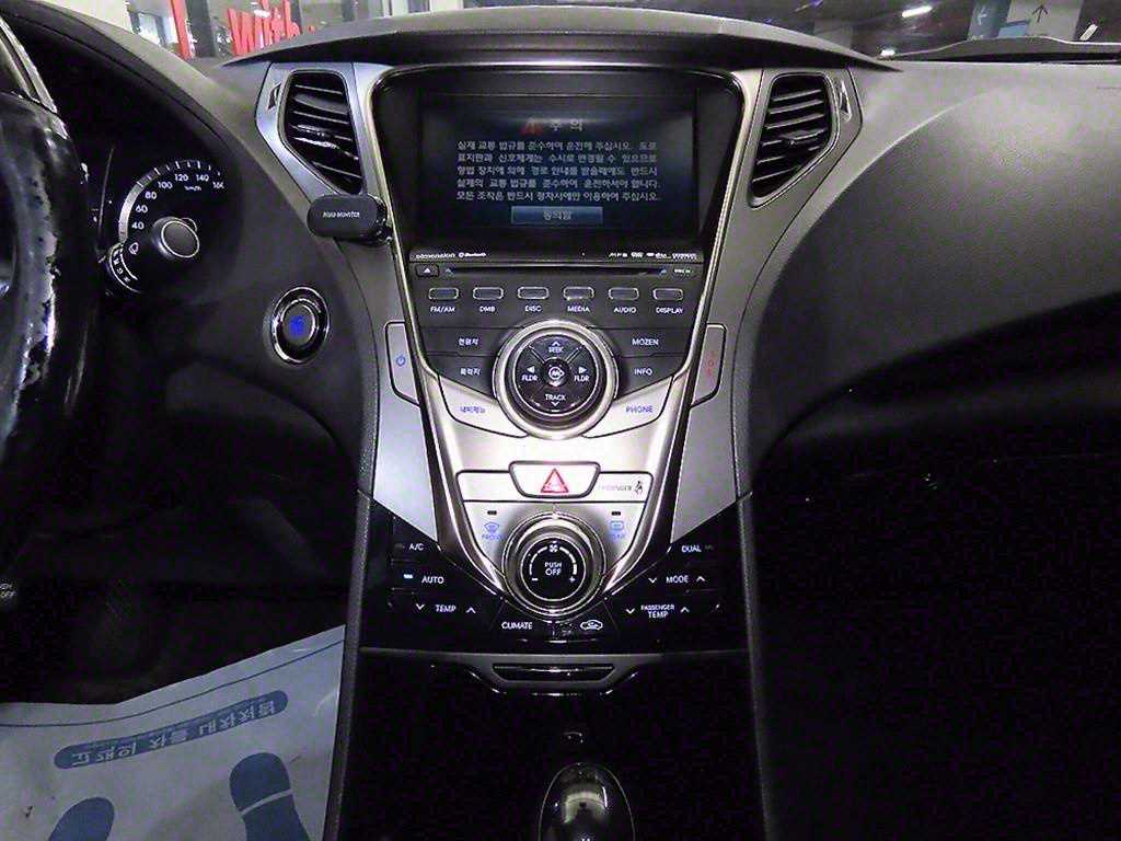 HYUNDAI Grandeur - Vista 11