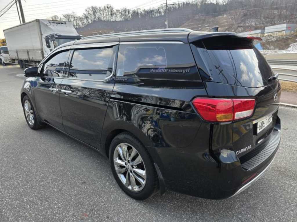 KIA Carnival - Vista 4