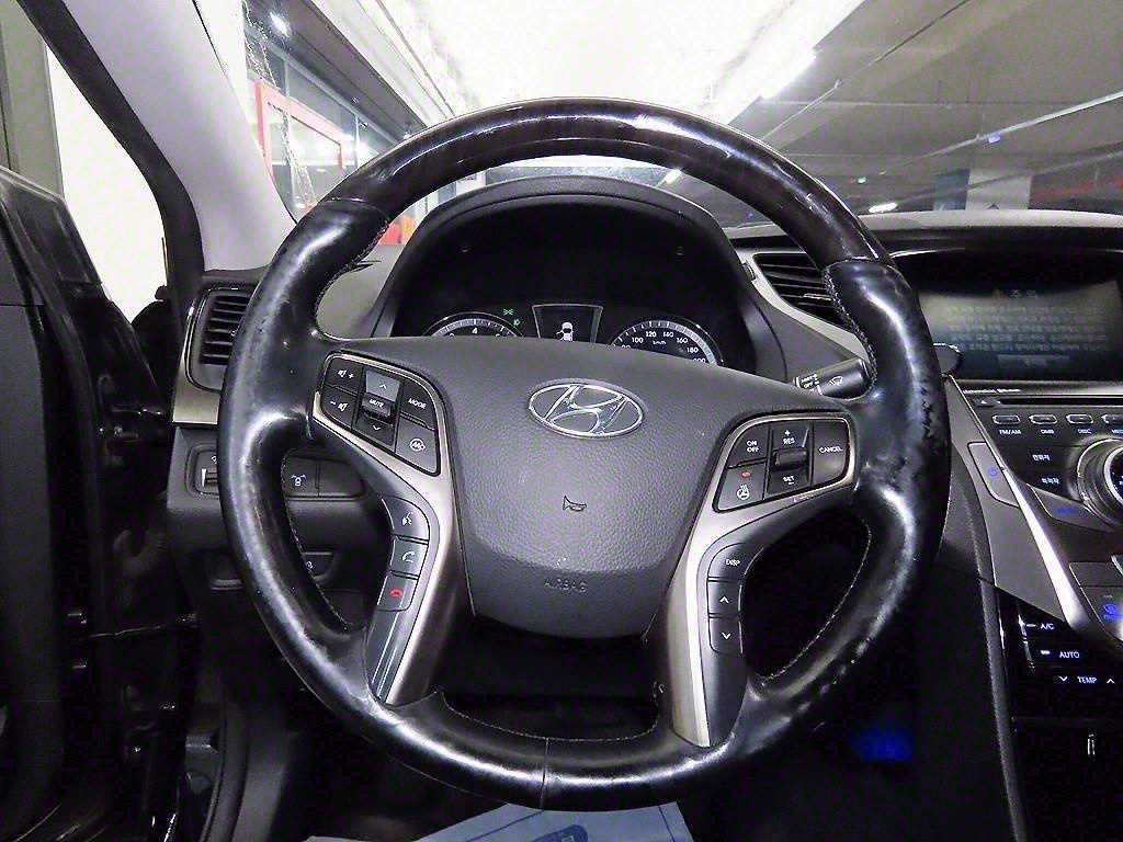 HYUNDAI Grandeur - Vista 8