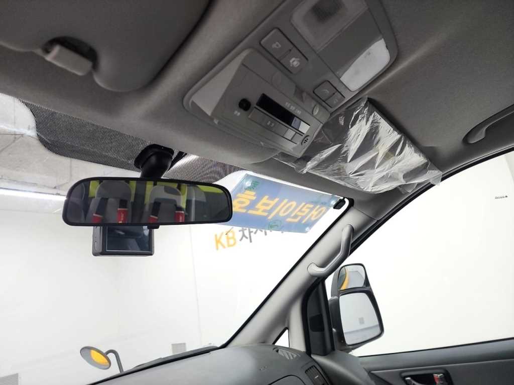 HYUNDAI Starex 2021 Amarillo - Importación desde Corea - HF Imports Iquique - Foto 14