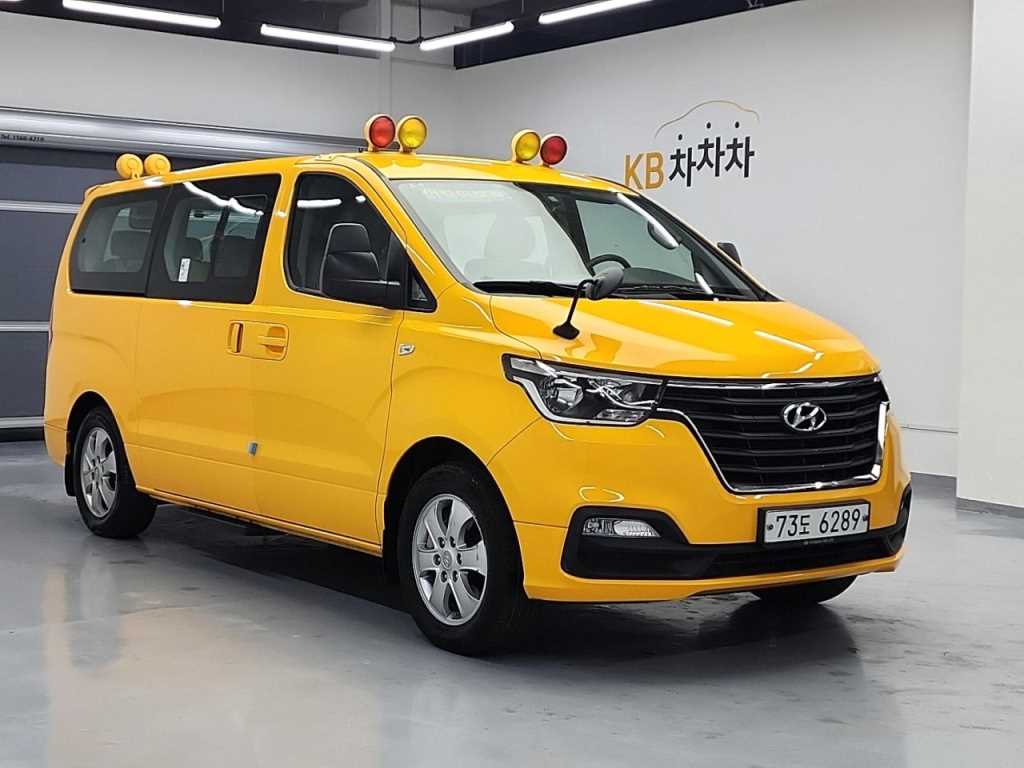 HYUNDAI Starex - Vista 4