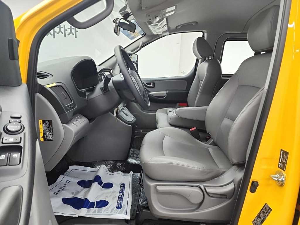 HYUNDAI Starex - Vista 11