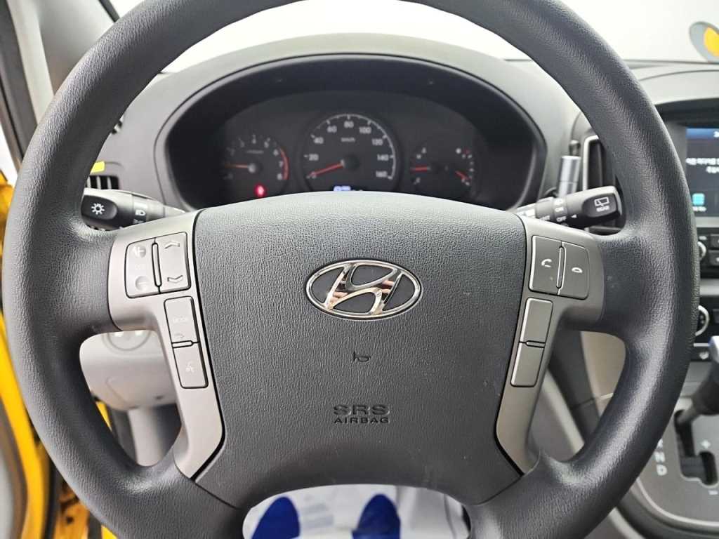 HYUNDAI Starex - Vista 9