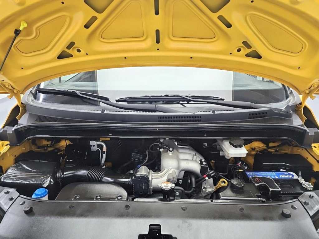 HYUNDAI Starex - Vista 5