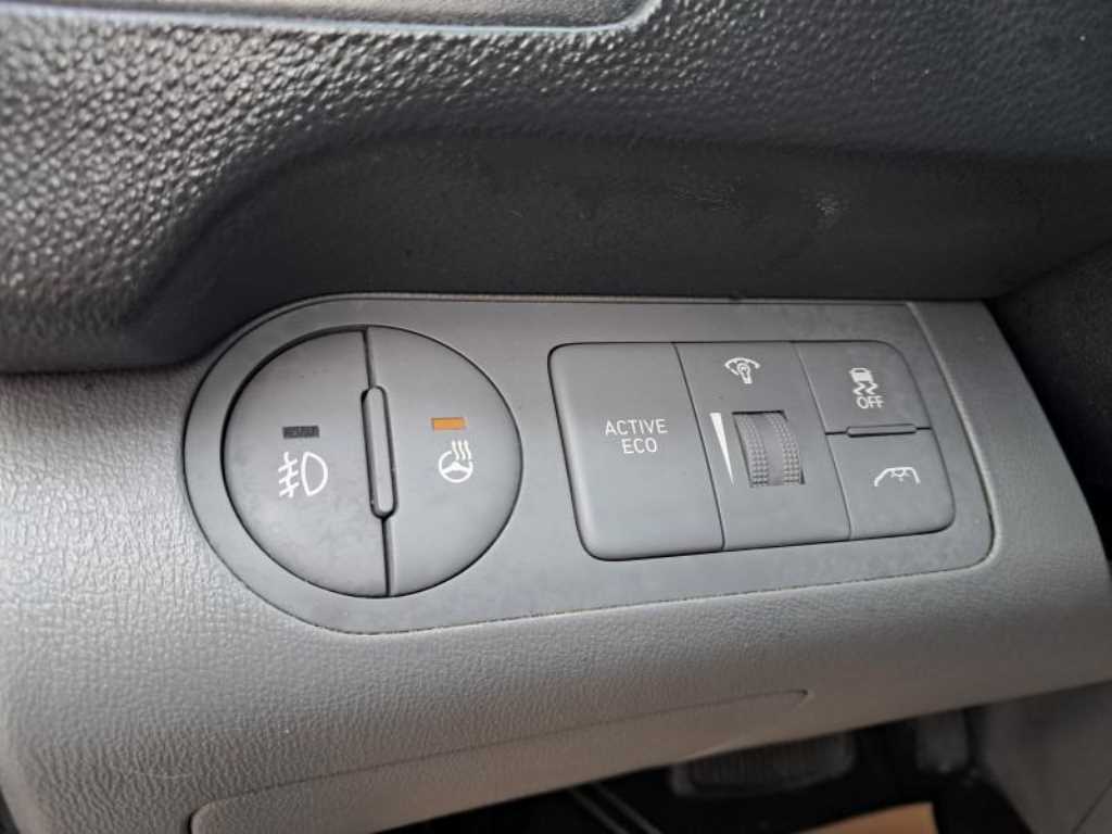 HYUNDAI Starex - Vista 9