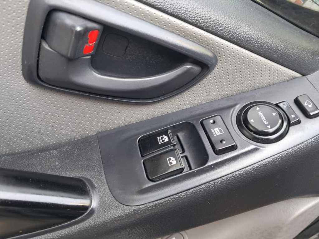 HYUNDAI Starex - Vista 8