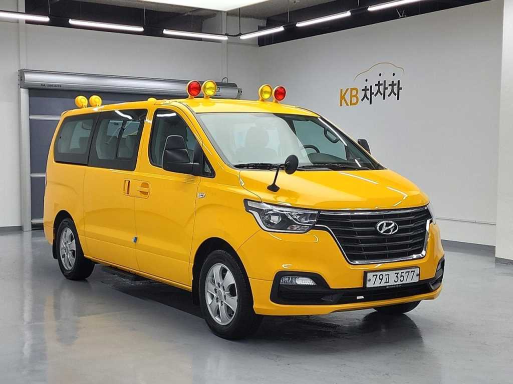 HYUNDAI Starex - Vista 4