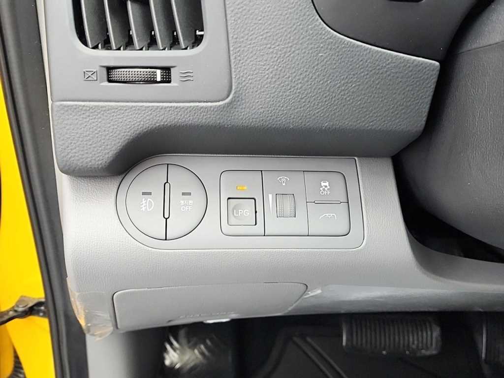 HYUNDAI Starex 2021 Amarillo - Importación desde Corea - HF Imports Iquique - Foto 15