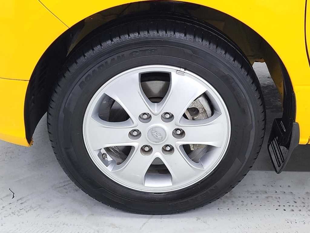 HYUNDAI Starex 2021 Amarillo - Importación desde Corea - HF Imports Iquique - Foto 20