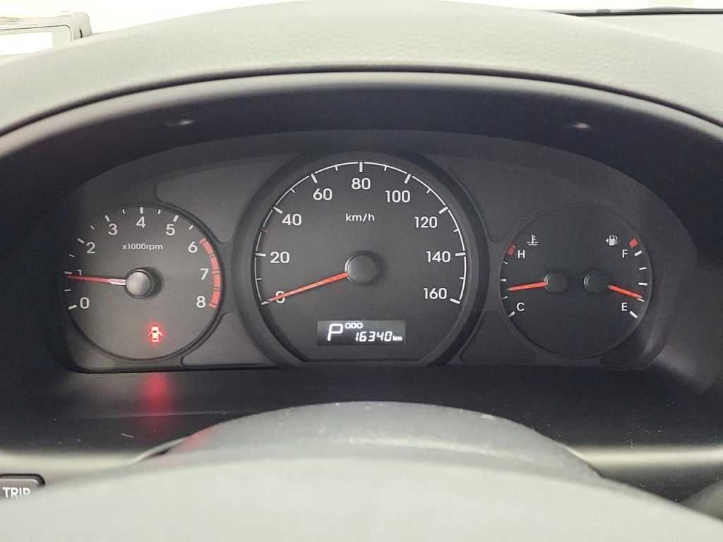 HYUNDAI Starex - Vista 6