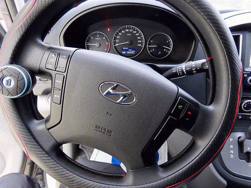 HYUNDAI Starex - Vista 8