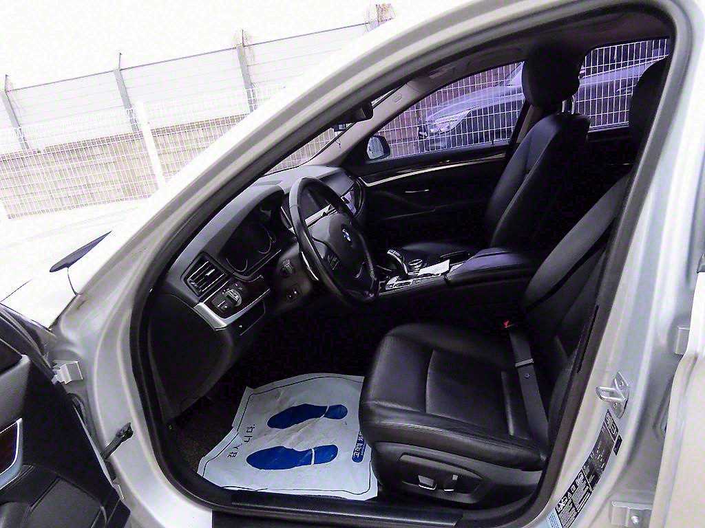 BMW 5 Series - Vista 5