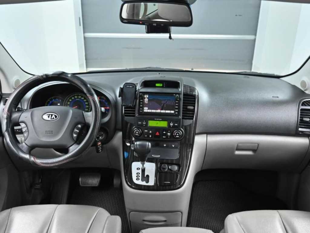 KIA Carnival - Vista 7