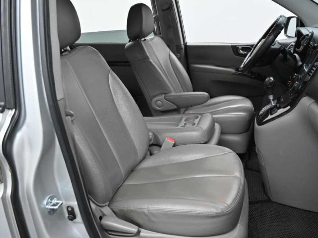 KIA Carnival - Vista 10