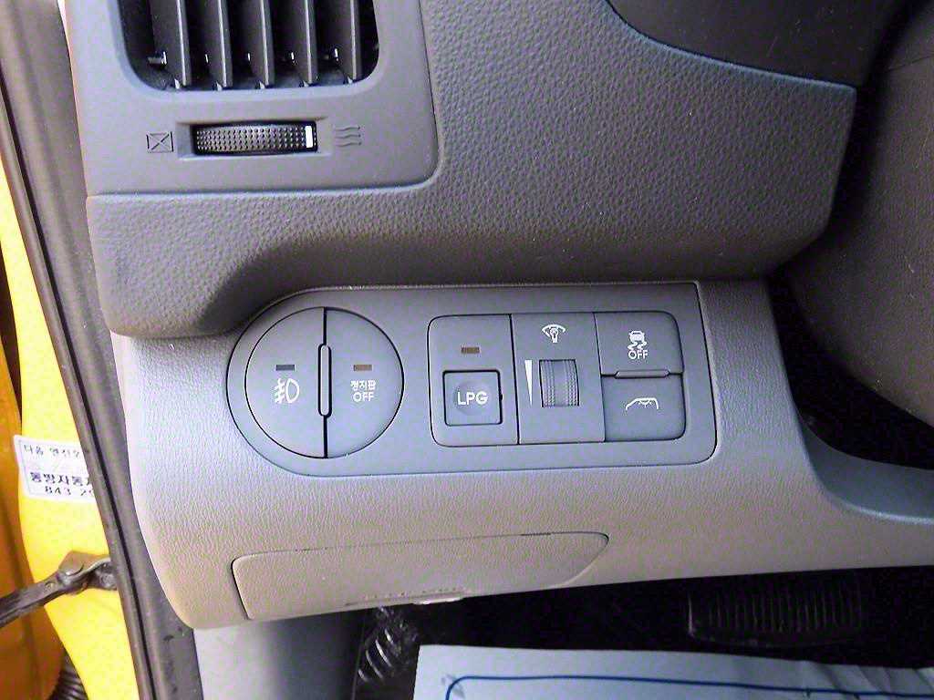 HYUNDAI Starex 2020 Amarillo - Importación desde Corea - HF Imports Iquique - Foto 13