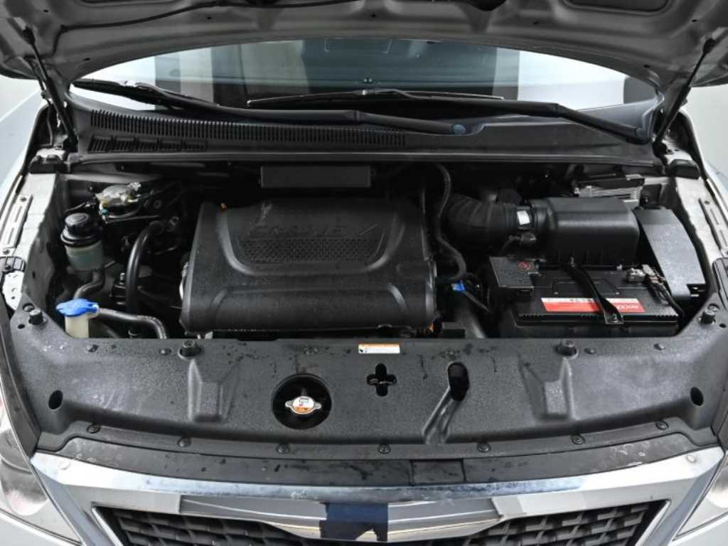 KIA Carnival - Vista 6