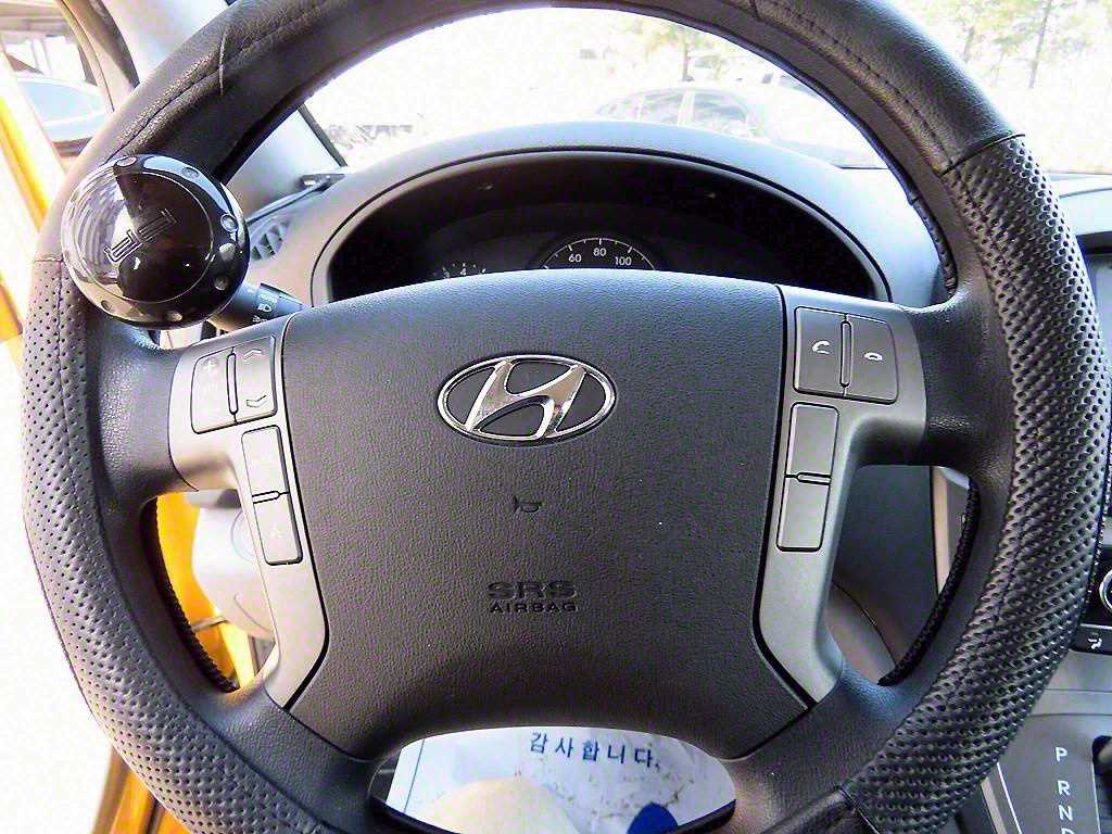 HYUNDAI Starex - Vista 9