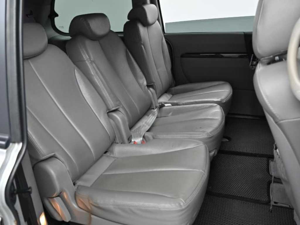 KIA Carnival - Vista 12