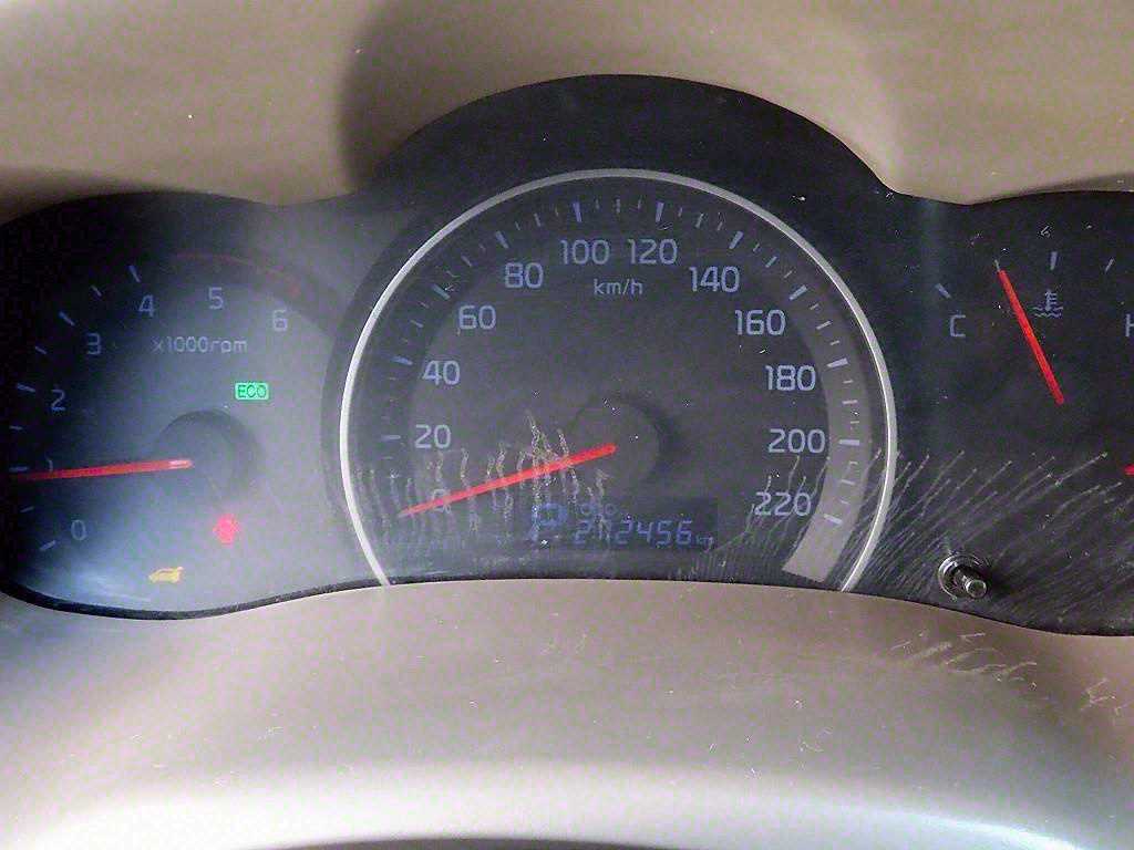 KIA Carnival - Vista 10