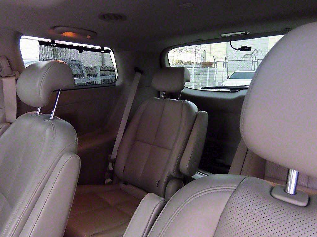 KIA Carnival - Vista 7