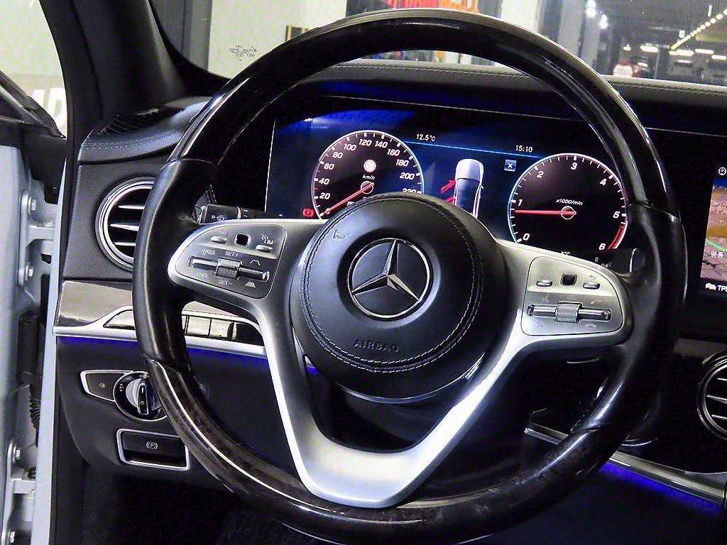 Mercedes Benz S Class - Vista 8