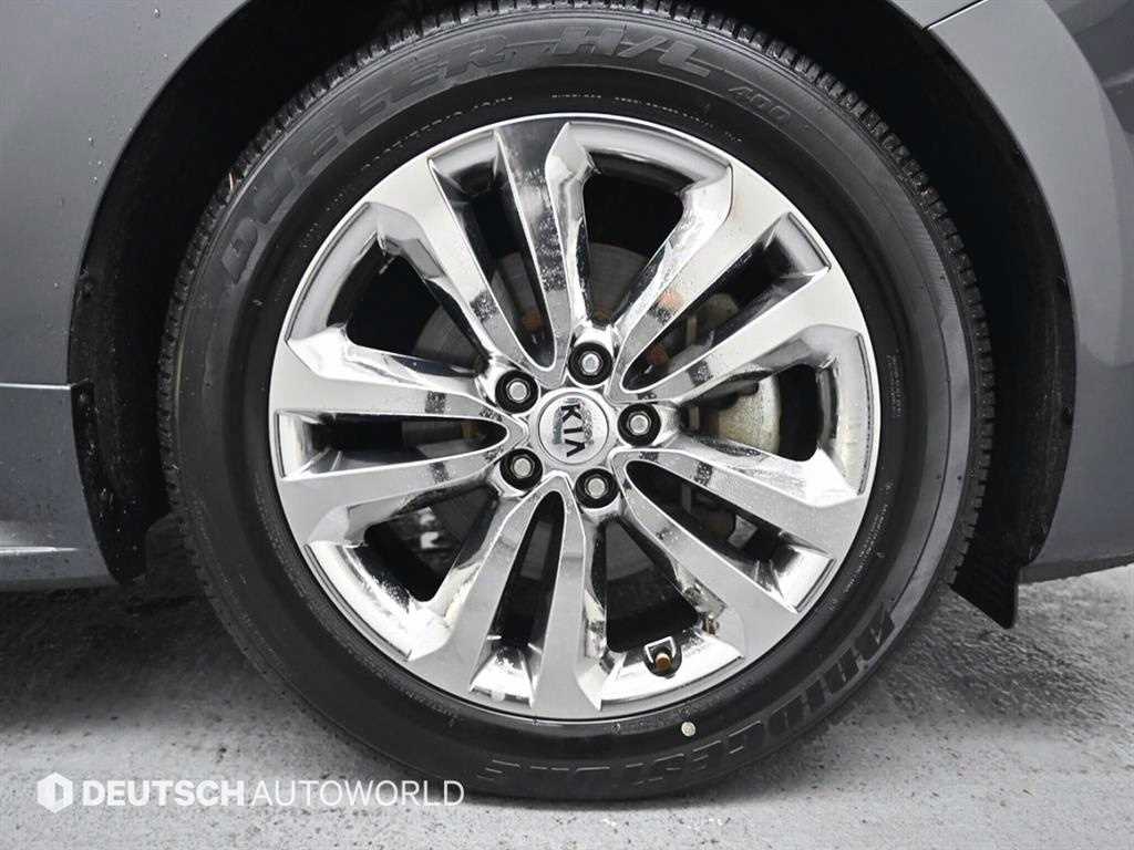 KIA Carnival - Vista 5