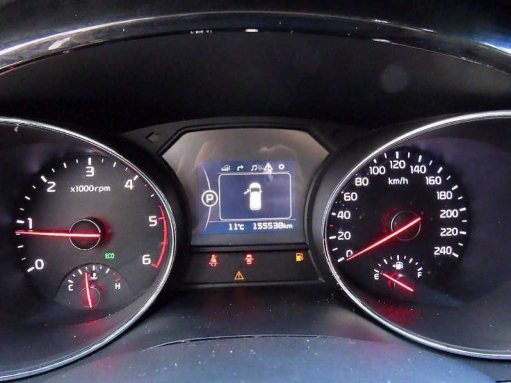 KIA Carnival - Vista 10