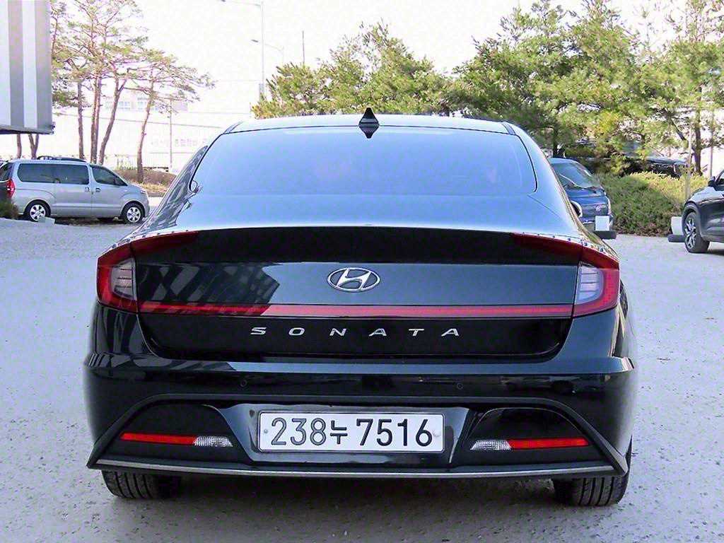 HYUNDAI Sonata - Vista 4