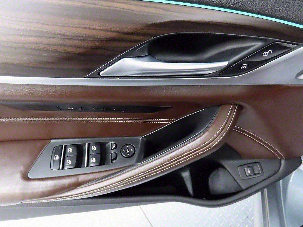 BMW 5 Series - Vista 11