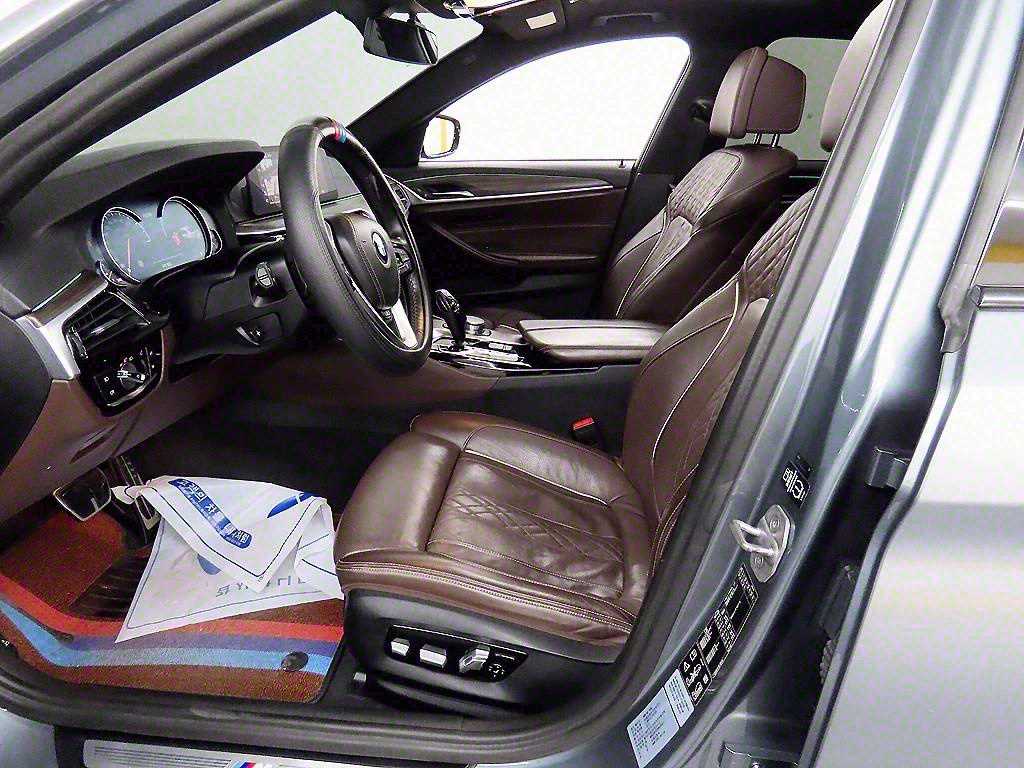 BMW 5 Series - Vista 5